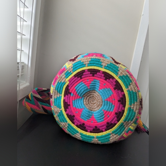 Authentic Wayuu bag/ Neon crosses/ Handmade women's bag/ Size L. - Picture 3 of 9